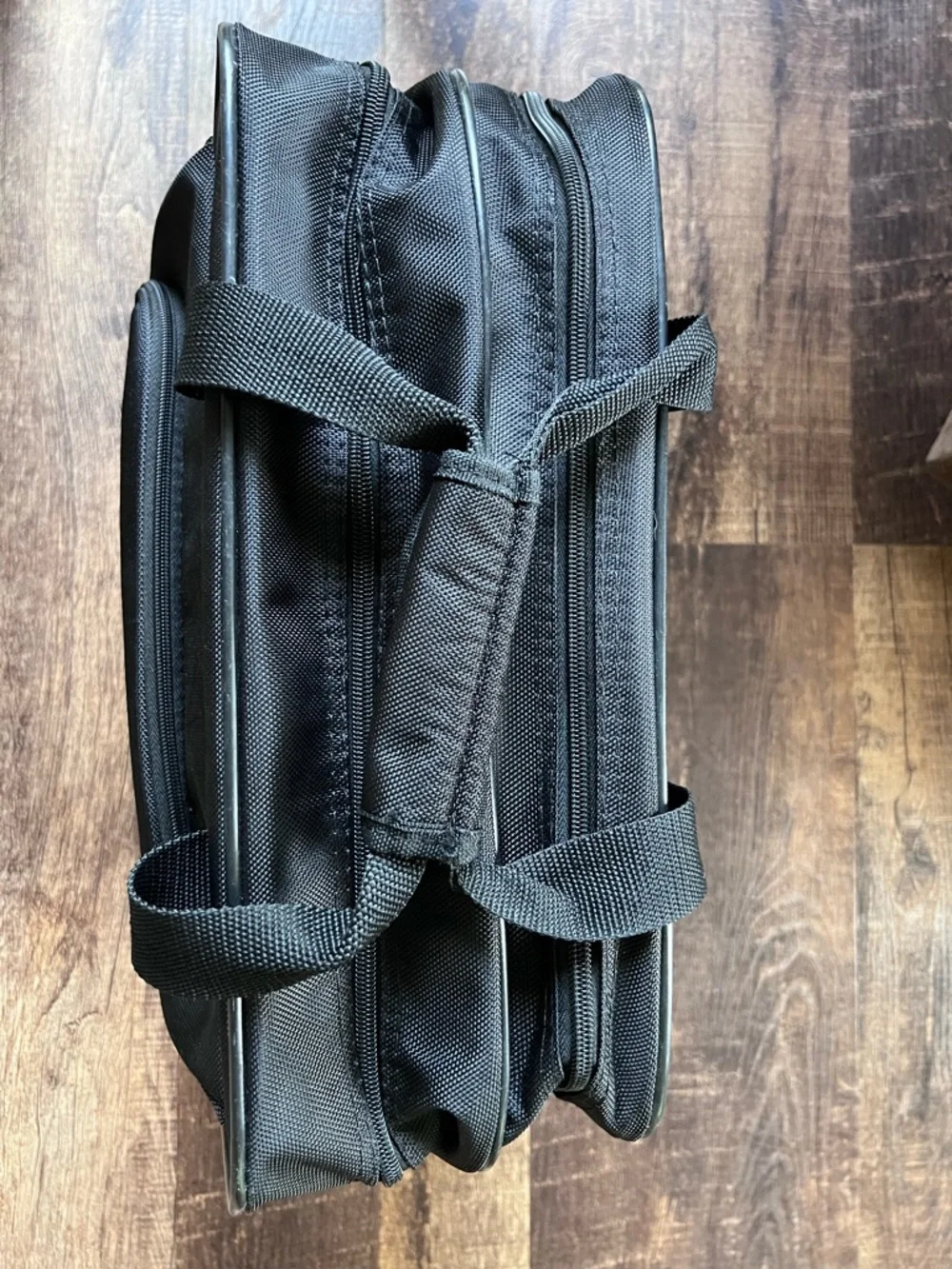 Targus rolling work bag. Black. Silver-toned hardware. - Picture 13 of 16